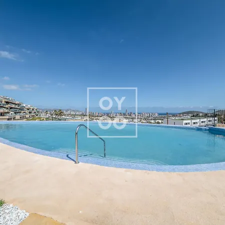 Finefleur - And Mountain Views - By Oyoostays Apartmán